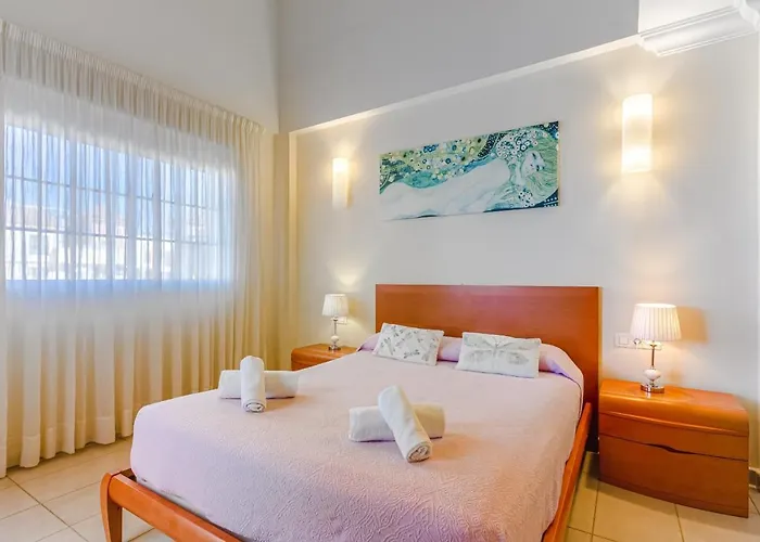 Terrazas Del Duque 3a001 דירה