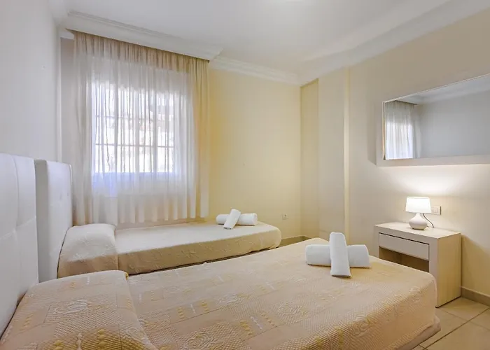 Terrazas Del Duque 3a001 דירה אדחה