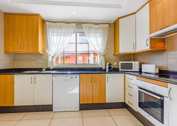 Terrazas Del Duque 3a001 דירה *