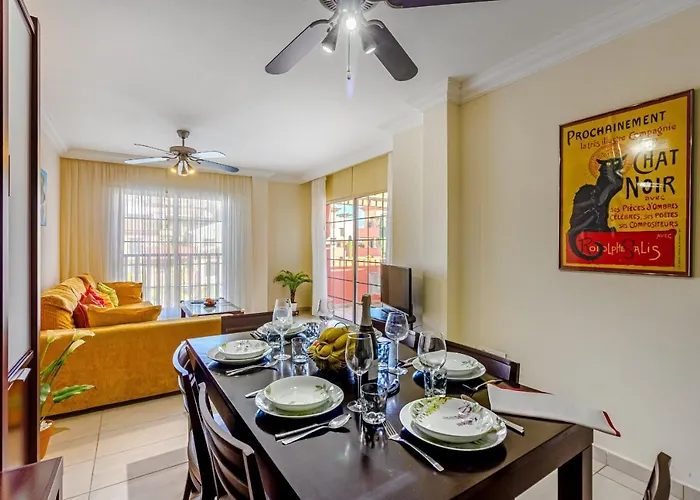 Terrazas Del Duque 3a001 דירה